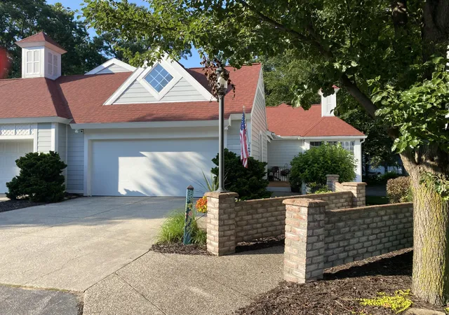 Listing Photo 3 - Condo for sale in building located at 16919 Lndg Ln, Spring Lake, MI 49456