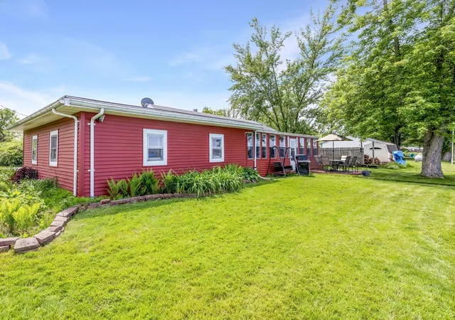 2nd image of 68258 Cassopolis Rd, Cassopolis, MI 49031 | MLS# 69026013205