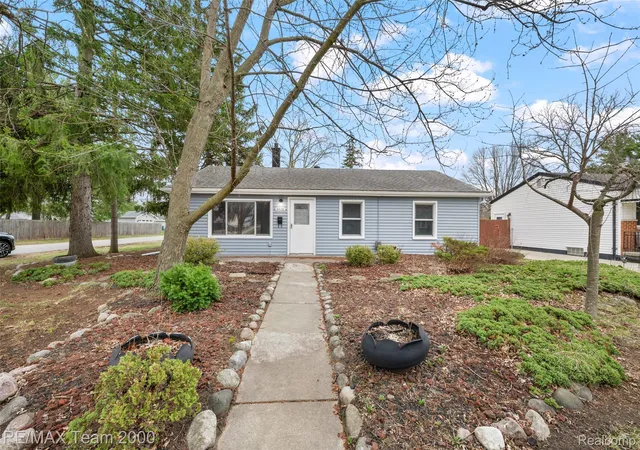 1st image of 33101 Donnelly St, Garden City, MI 48135 | MLS# 20261021451