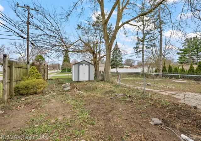 5th image of 33101 Donnelly St, Garden City, MI 48135 | MLS# 20261021451