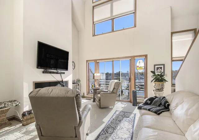4th image of 409 Lake Dr #10, New Buffalo, MI 49117 | MLS# 69026013217