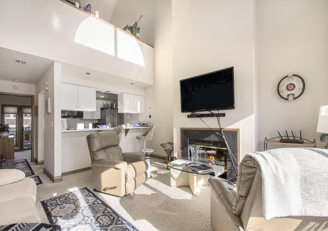 5th image of 409 Lake Dr #10, New Buffalo, MI 49117 | MLS# 69026013217