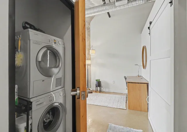 2nd image of 55 W Canfield St, Detroit, MI 48201