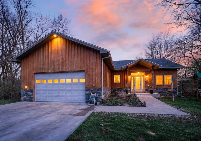 1st image of 23536 Forest Shores Dr, Cassopolis, MI 49031 | MLS# 69026013269