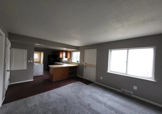 10th image of 20304 E Eight Mile Rd, Harper Woods, MI 48225 | MLS# 81026013290