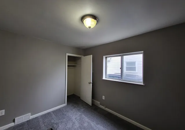 5th image of 20304 E Eight Mile Rd, Harper Woods, MI 48225 | MLS# 81026013290