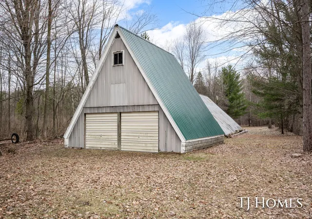 4th image of 5818 E Sternberg Rd, Fruitport, MI 49415 | MLS# 65026013287