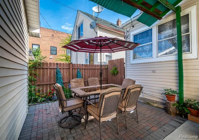 3rd image of 11603 Klinger St, Hamtramck, MI 48212 | MLS# 20261021609
