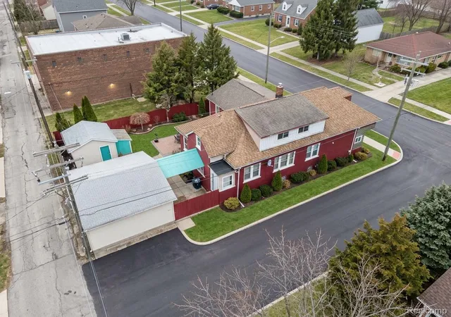 2nd image of 11603 Klinger St, Hamtramck, MI 48212