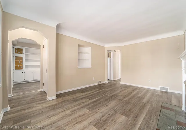 5th image of 20926 Lennon St, Harper Woods, MI 48225 | MLS# 20261021610