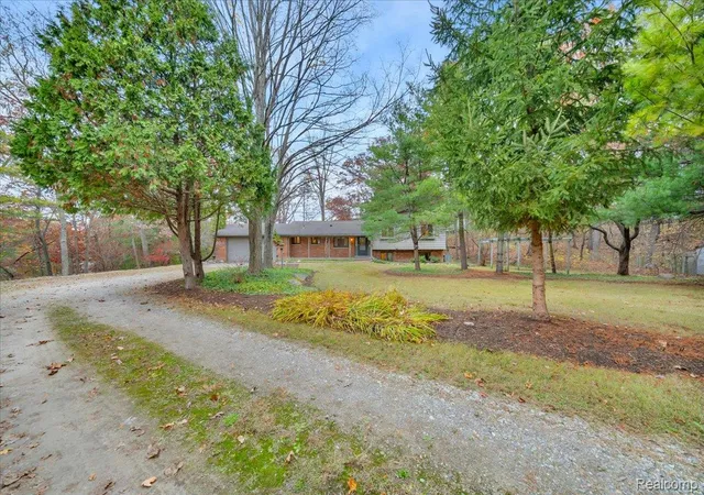 4th image of 75 Ridgemont Rd, Oxford, MI 48370 | MLS# 20261021661
