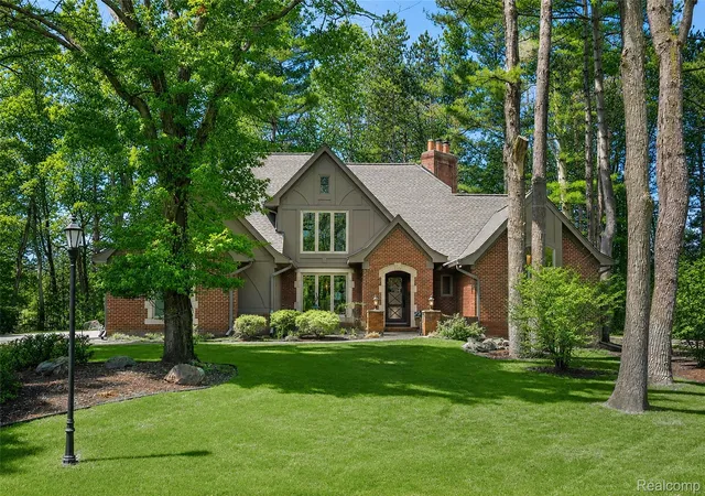 Photo 1 of Sale Pending at 102 Kirksway Ln, Orion Charter Township Oakland, MI 48362 | MLS# 20261021678 | Listing updated on 2026-09-13