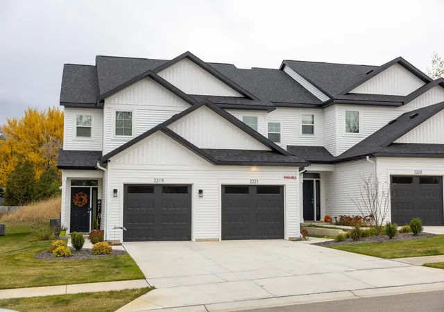 Condo for sale at 2221 Watertown Way NE, Grand Rapids, MI 49505 | MLS# 65026013411