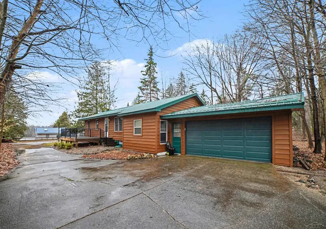 3rd image of 441 Hillcrest Dr, Lake, MI 48632 | MLS# 61050203238