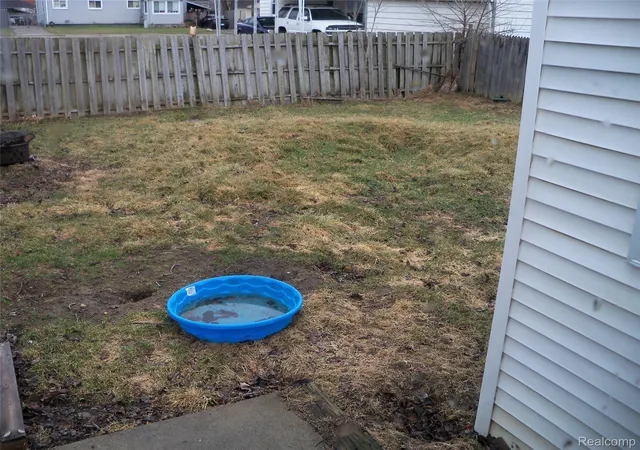 Photo 4 of Single family home for sale at 413 E Hemphill Rd, Flint, MI 48507 | MLS# 20261021708 | Listing updated on 2026-07-06