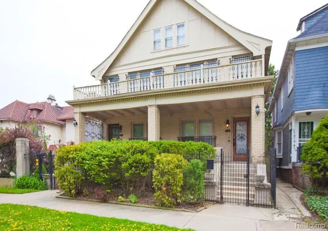 2nd image of 7880 Van Dyke Pl, Detroit, MI 48214