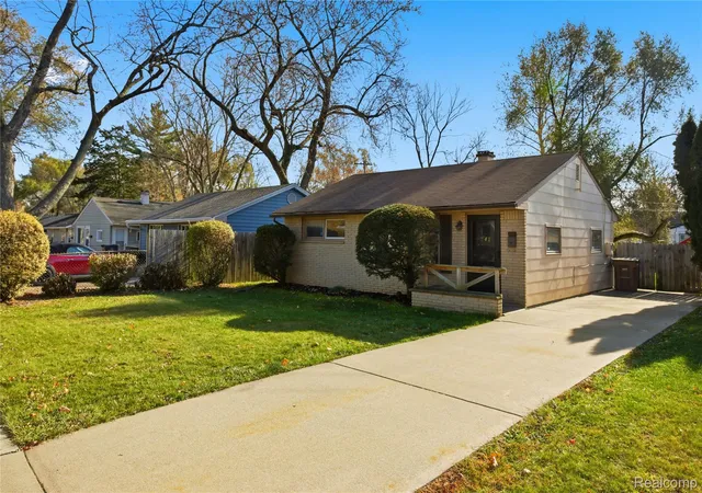 Photo 1 of Single family home for sale at 241 W Ann Arbor Ave, Pontiac, MI 48340 | MLS# 20261021754 | Listing updated on 2026-09-09