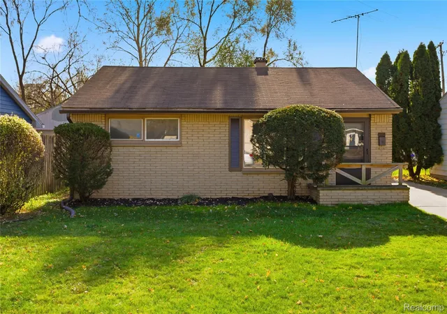 Photo 2 of Single family home for sale at 241 W Ann Arbor Ave, Pontiac, MI 48340 | MLS# 20261021754 | Listing updated on 2026-09-09