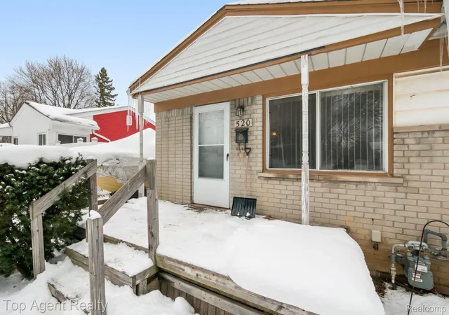 Photo 1 of Sale Pending at 520 Linda Vista Dr, Pontiac, MI 48342 | MLS# 20261021763 | Listing updated on 2026-09-12