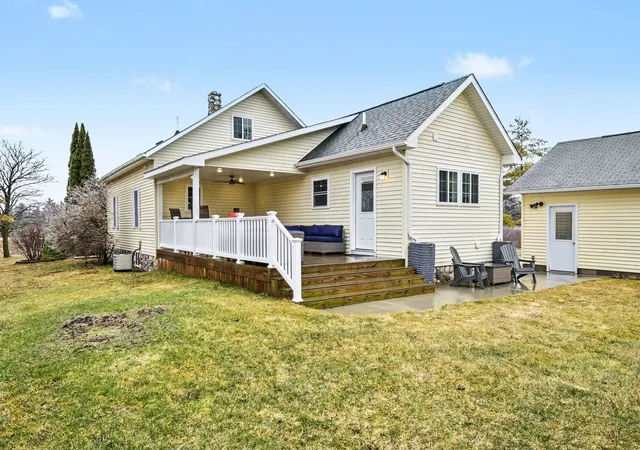4th image of 1400 W M-55, Tawas City, MI 48763 | MLS# 79080066585