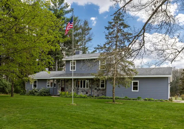 1st image of 26641 60th Ave, Mattawan, MI 49071 | MLS# 66026013487
