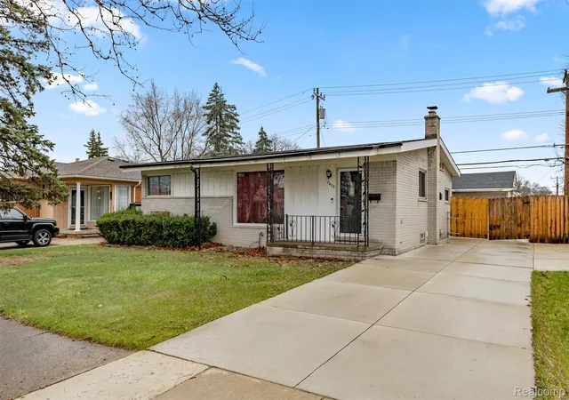 Photo 2 of Single family home for sale at 7423 Amboy St, Dearborn Heights, MI 48127 | MLS# 20261021860 | Listing updated on 2026-07-07