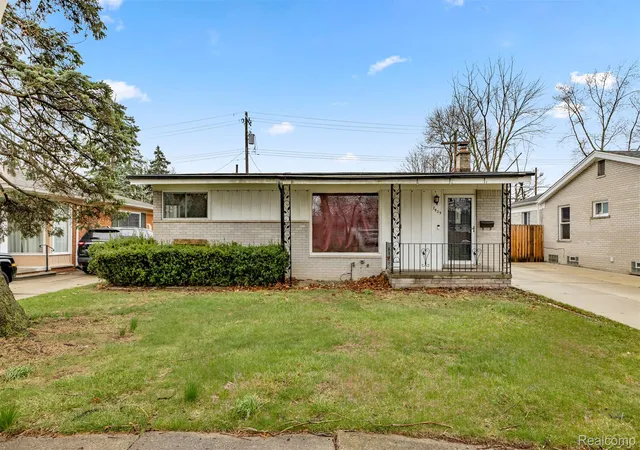 Photo 3 of Single family home for sale at 7423 Amboy St, Dearborn Heights, MI 48127 | MLS# 20261021860 | Listing updated on 2026-07-07