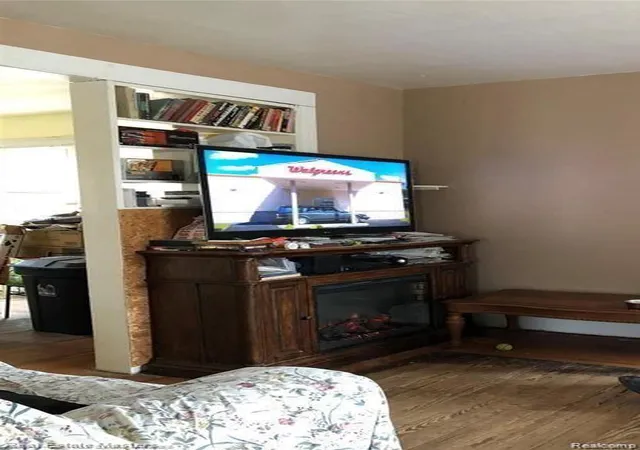 4th image of 1207 Lapeer Ave, Port Huron, MI 48060 | MLS# 20261021887