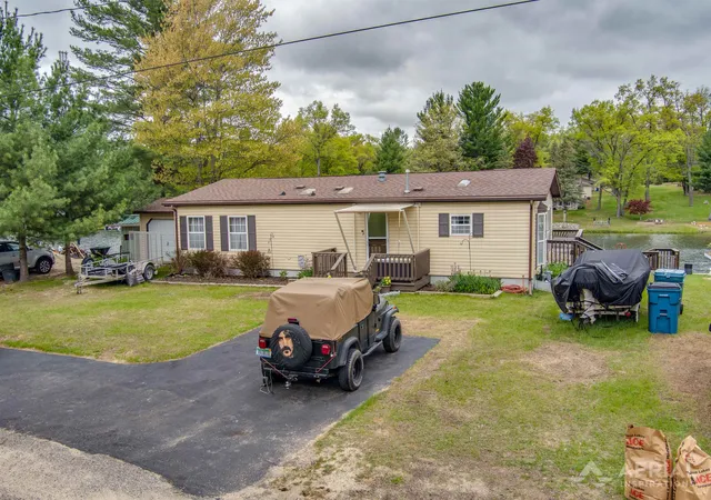 Photo 4 of Single family home for sale at 1929 Mohawk Trl, West Branch, MI 48661 | MLS# 77080066605 | Listing updated on 2026-09-02
