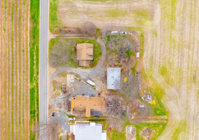 Photo 2 of Single family home for sale at 5844 S Scottdale Rd, Royalton Township Berrien, MI 49103 | MLS# 69026013602 | Listing updated on 2026-07-09