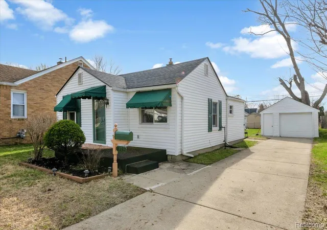 Homes for sale in Dearborn Heights, MI | 8237 Lenore St, Dearborn Heights, MI 48127 | MLS# 20261021963