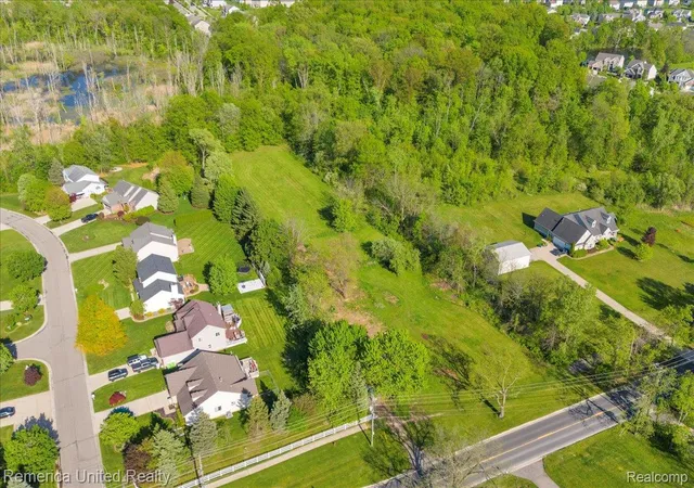 3rd image of 25100 Martindale Rd, South Lyon, MI 48178 | MLS# 20261022057