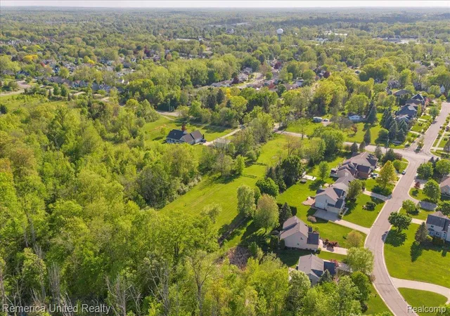 5th image of 25100 Martindale Rd, South Lyon, MI 48178 | MLS# 20261022057