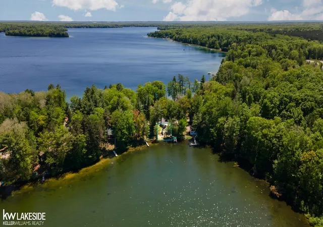 2nd image of 2603 Crescent Shores Dr, Traverse City, MI 49685 | MLS# 58050203341