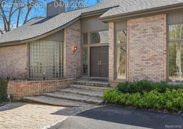 Photo 3 of Mansion for sale at 4650 Lahser Rd, Bloomfield Hills, MI 48302 | MLS# 20261022087 | Listing updated on 2026-09-14