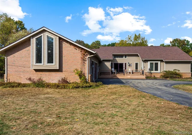 Photo 3 of Single family home for sale at 7286 Pine Knob Rd, Clarkston, MI 48348 | MLS# 20261022107 | Listing updated on 2026-10-07