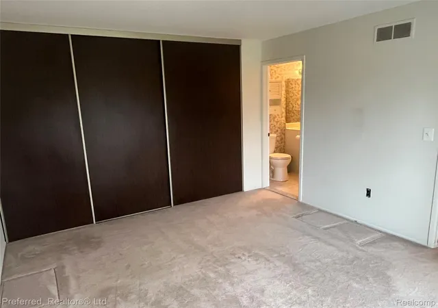 Listing Photo 5 - Condo for sale in building located at 40592 Newport Dr, Plymouth, MI 48170 - Unit #125