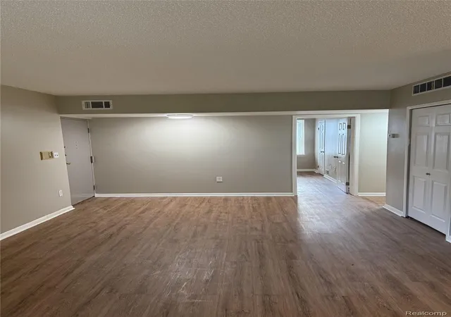 5th image of 33023 Fargo St, Livonia, MI 48152 | MLS# 20261022270