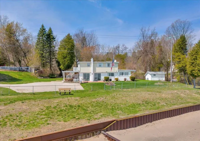 Photo 2 of Single family home for sale at 7226 Lakeview Dr, Lexington, MI 48450 | MLS# 81026013749 | Listing updated on 2026-07-15