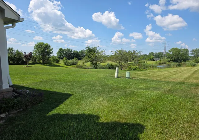 3rd image of 31637 Beaver Cir, New Boston, MI 48164 | MLS# 81026013770