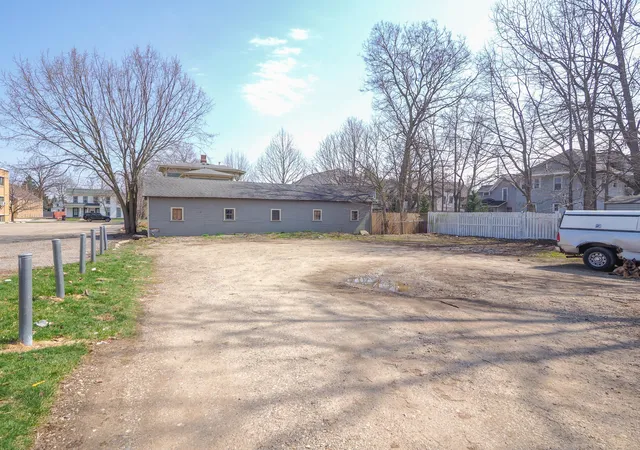 36th image of 521 Pearl St, Kalamazoo, MI 49007 | MLS# 66026013773