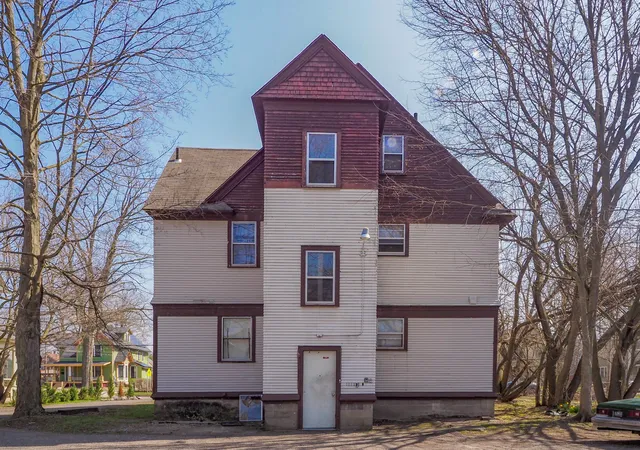 31st image of 922 S Park St, Kalamazoo, MI 49001 | MLS# 66026013776