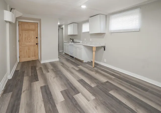 4th image of 922 S Park St, Kalamazoo, MI 49001 | MLS# 66026013776