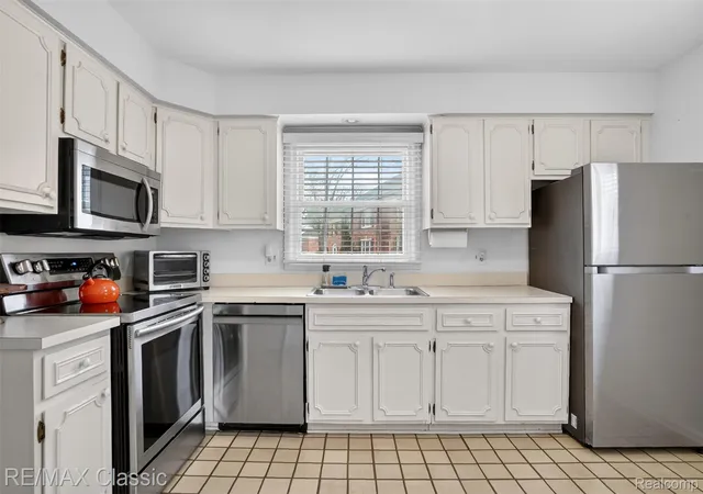Homes for sale in Bloomfield Hills, MI | 1460 Trailwood Path, Bloomfield Hills, MI 48301 | MLS# 20261022428