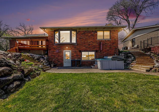 1st image of 2596 N Williams Lake Rd, Waterford, MI 48327 | MLS# 20261022472