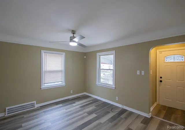 3rd image of 19644 Kenosha St, Harper Woods, MI 48225 | MLS# 20261022603