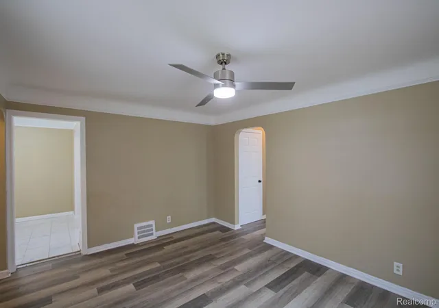 4th image of 19644 Kenosha St, Harper Woods, MI 48225 | MLS# 20261022603