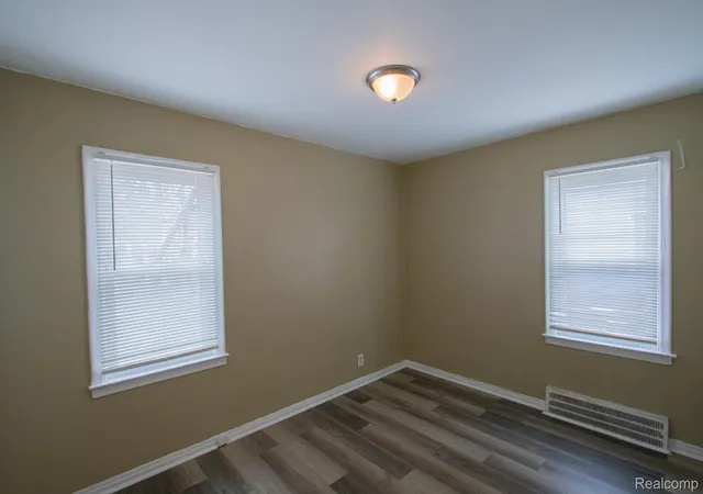 5th image of 19644 Kenosha St, Harper Woods, MI 48225 | MLS# 20261022603