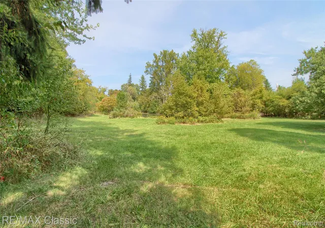 Photo 2 of Single family home for sale at 19150 Beck Rd, Northville, MI 48167 | MLS# 20261022625 | Listing updated on 2026-07-06