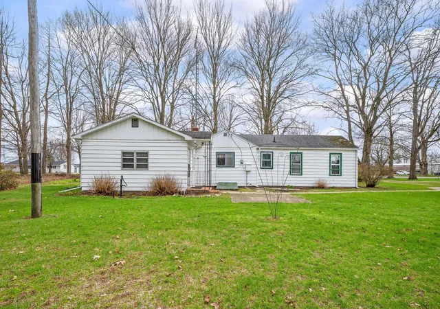 Photo 3 of Single family home for sale at 55796 92nd Avenue, Dowagiac, MI 49047 | MLS# 69026013996 | Listing updated on 2026-06-13